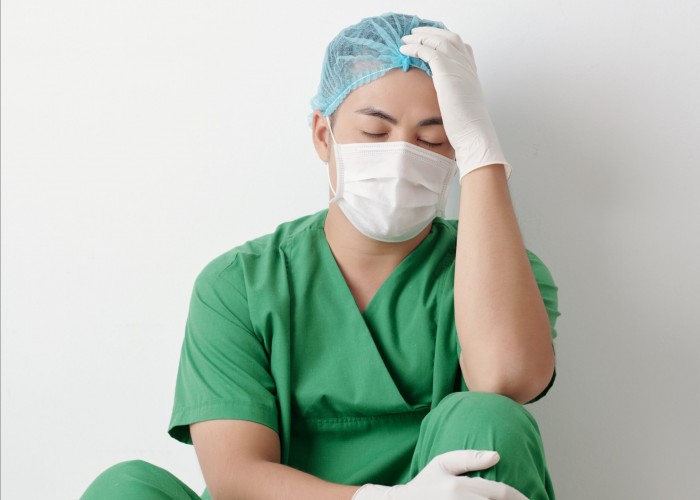 putting-medical-professionals’-mental-wellness-under-the-microscope
